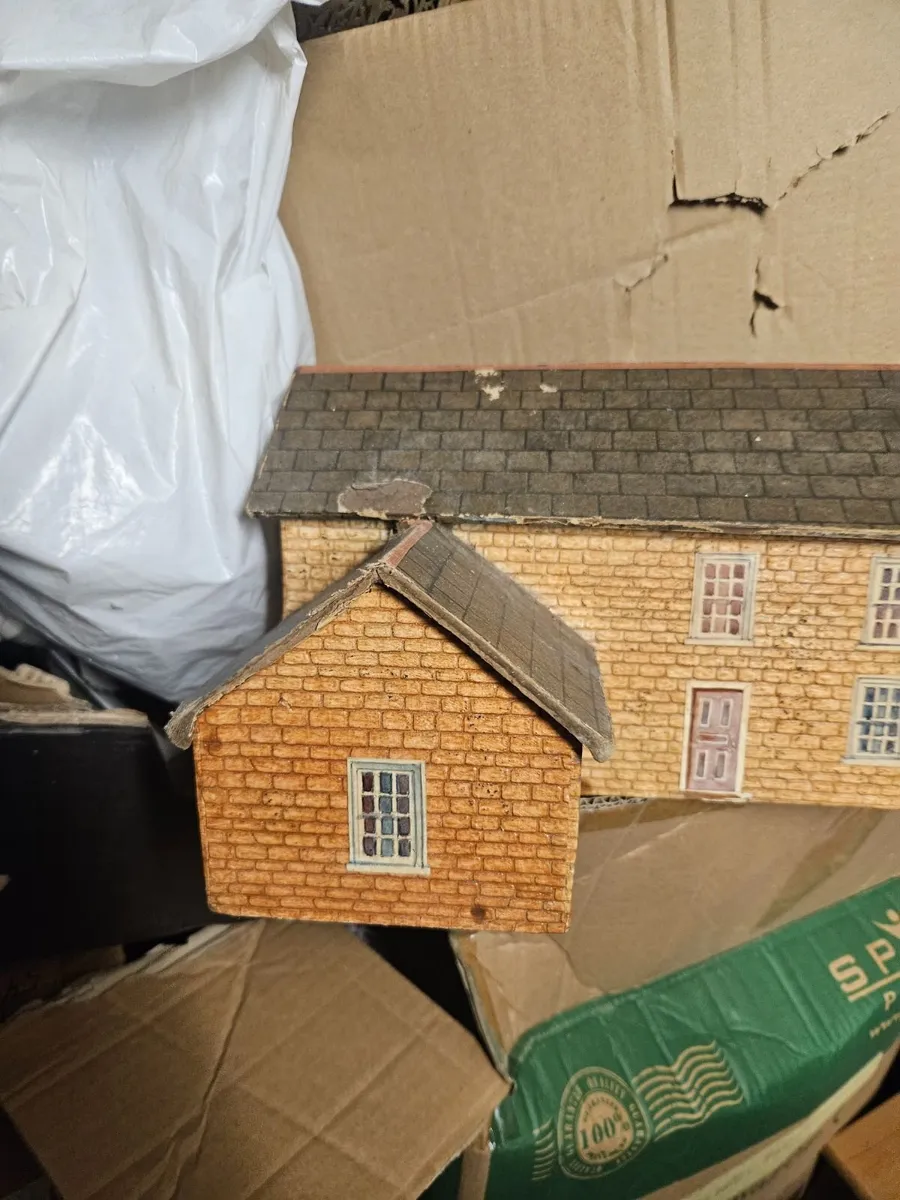 Vintage Triang Wooden House - Image 2