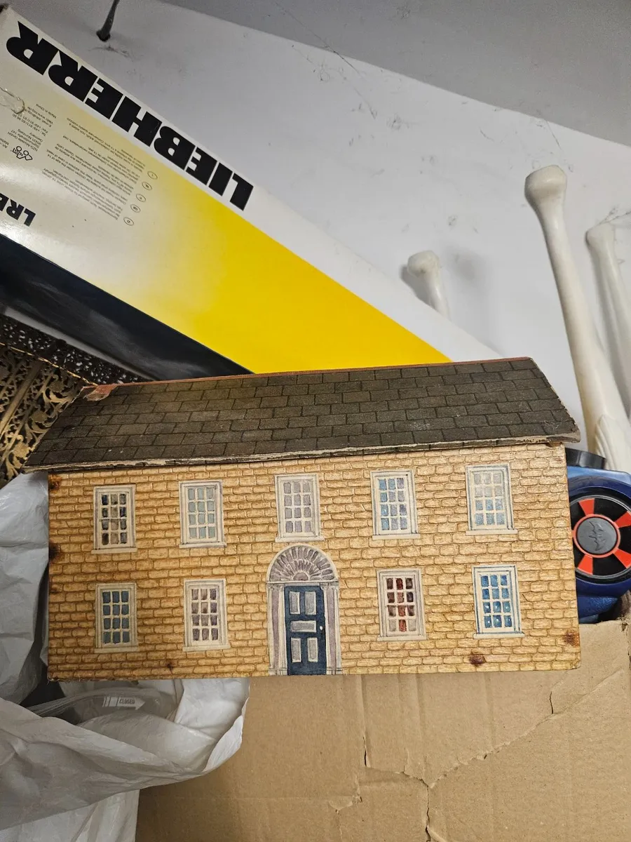 Vintage Triang Wooden House - Image 1