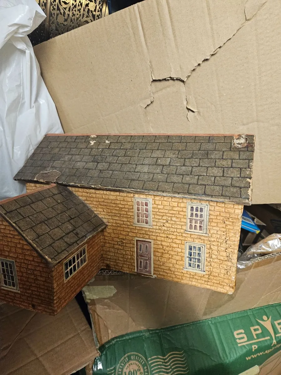 Vintage Triang Wooden House - Image 4