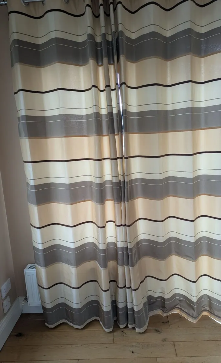 Eyelet Lightweight Lined Curtains ..4pairs - Image 4