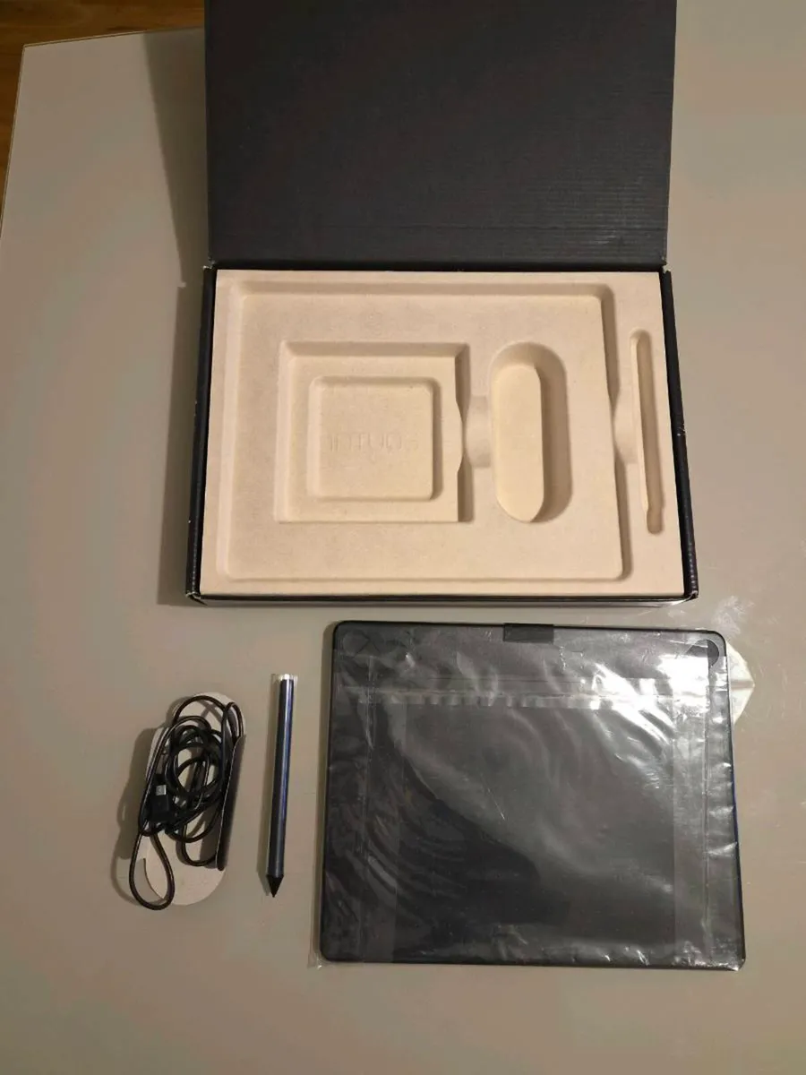 Wacom Intuos - Drawing Tablet - Image 3