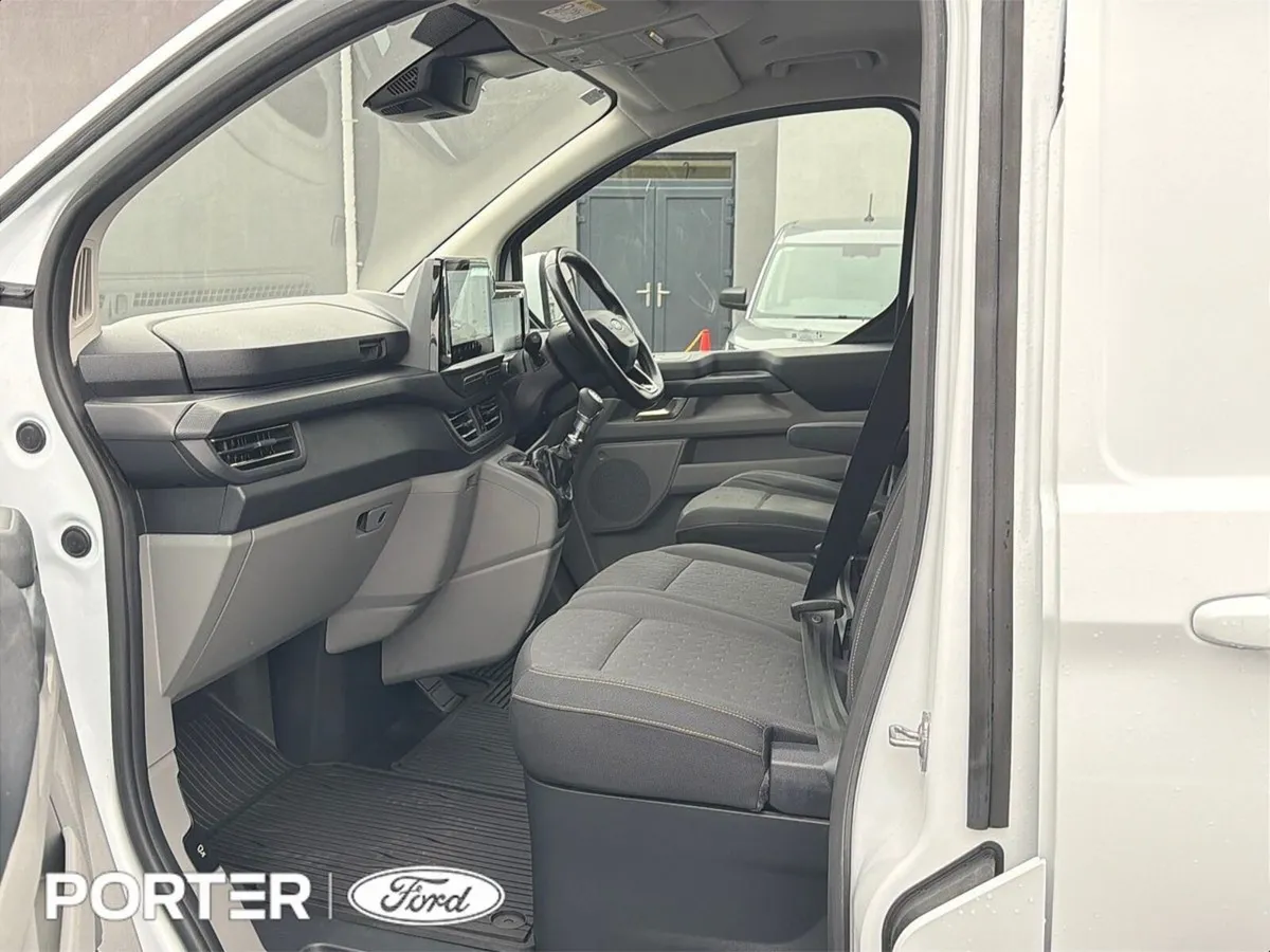 Ford Transit Custom TRANSIT CUSTOM 300 SWB 2.0 L E - Image 4