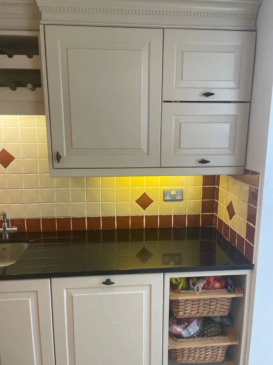 Large Painted Shaker Kitchen – Black Granite Workt - Image 2