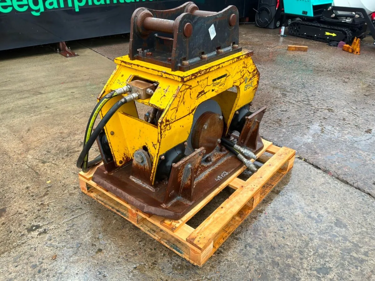 Atlas Copco HC 850 Wacker plate......65mm cradle.. - Image 3