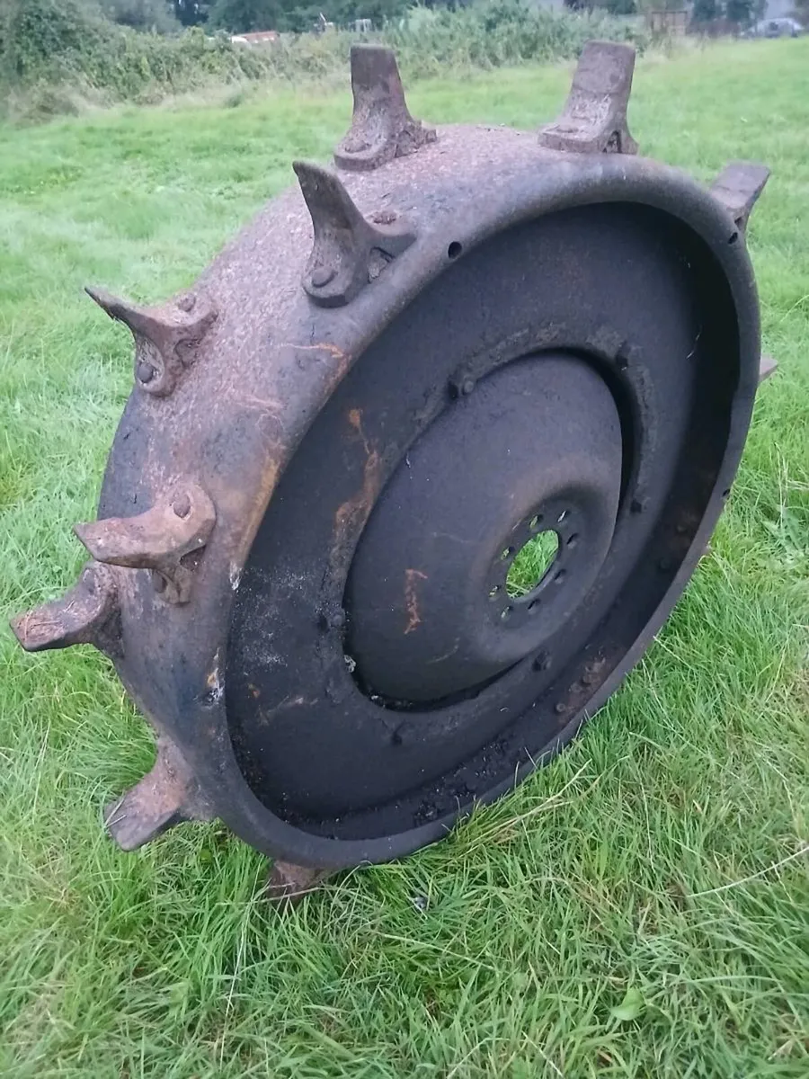 Ferguson steel lugged wheels - Image 1