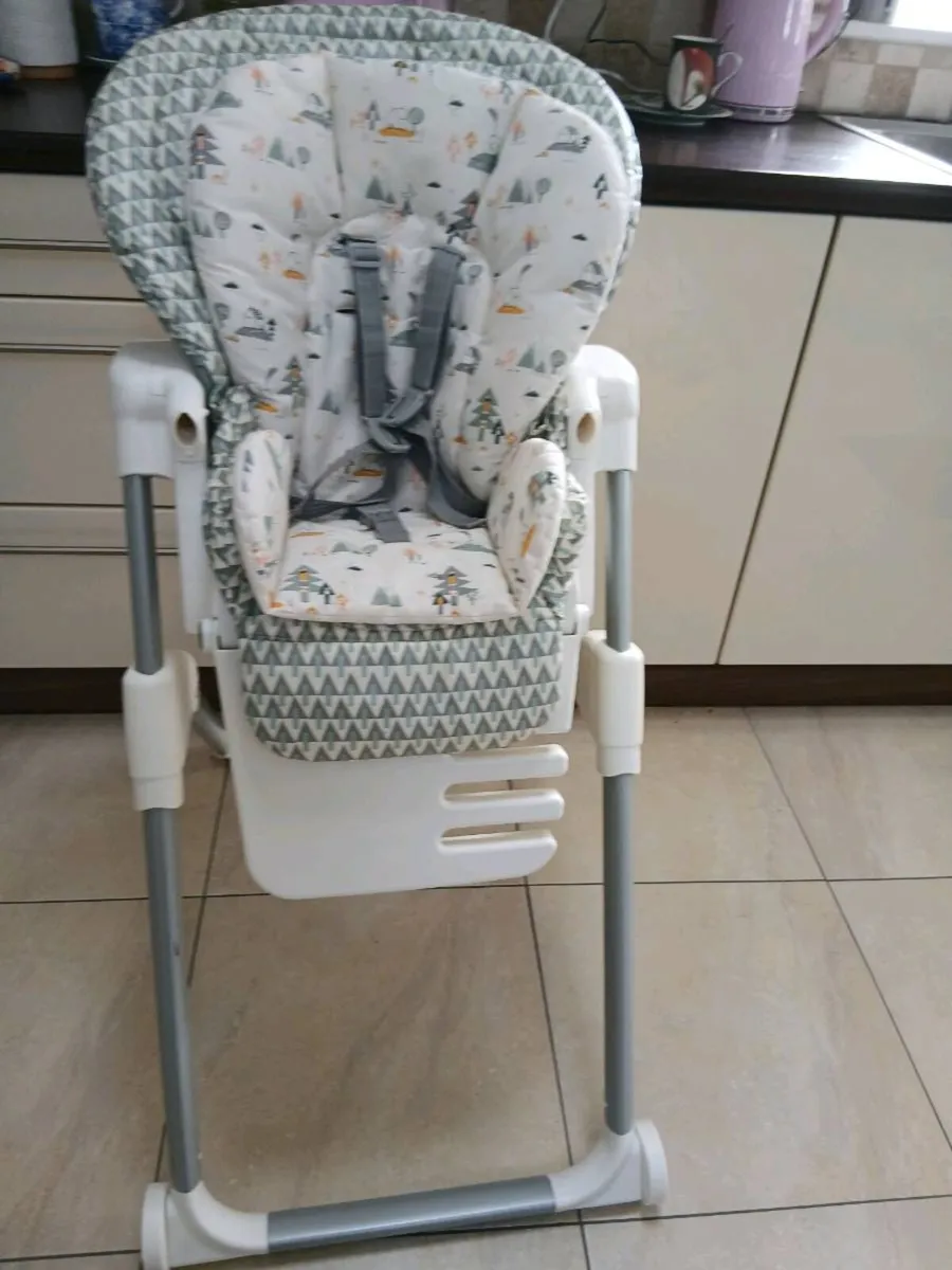 JOIE BABYS HIGH CHAIR LIKE NEW - Image 1