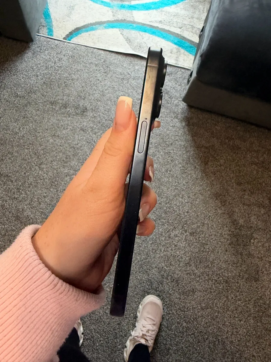 iPhone 15 pro max 256GB - Image 2