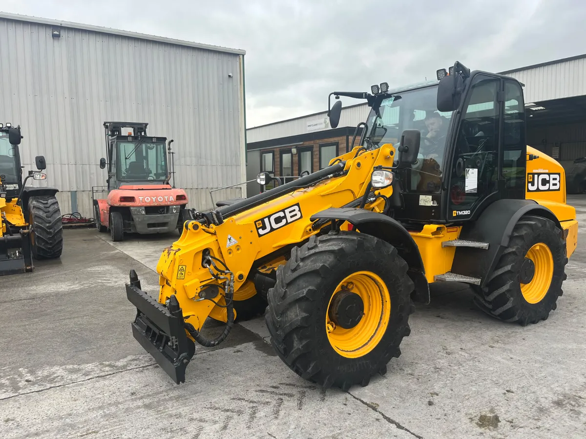 JCB TM 320 - Image 1