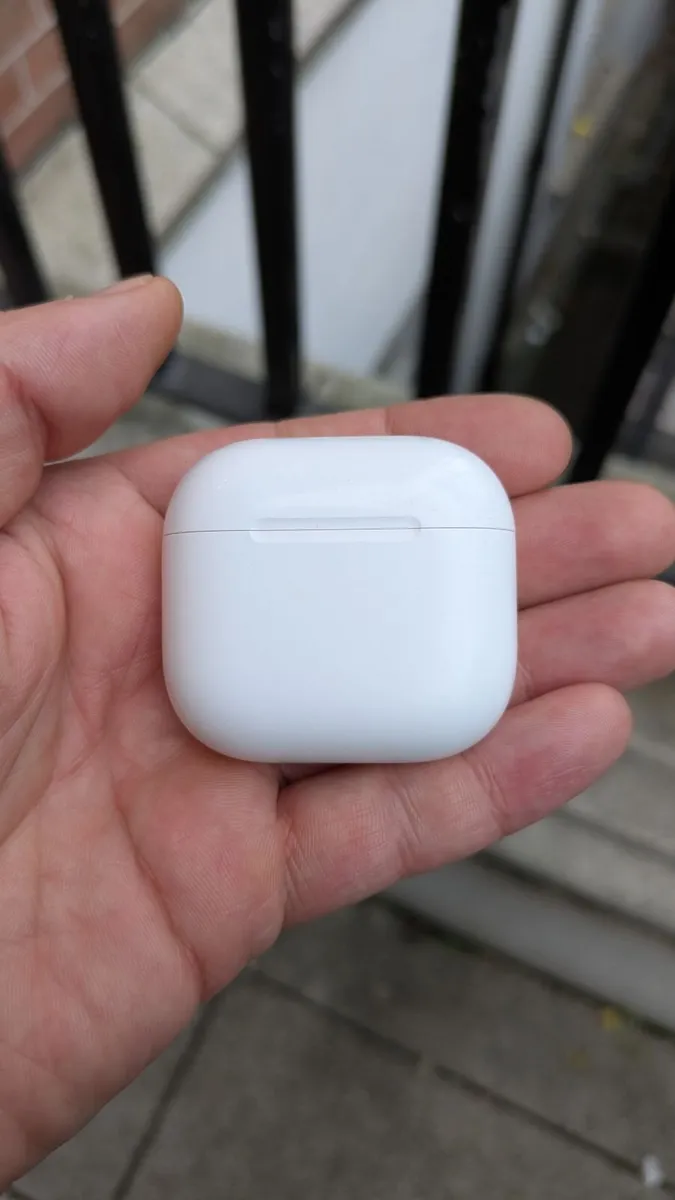 Apple Airpods 4 - Image 2