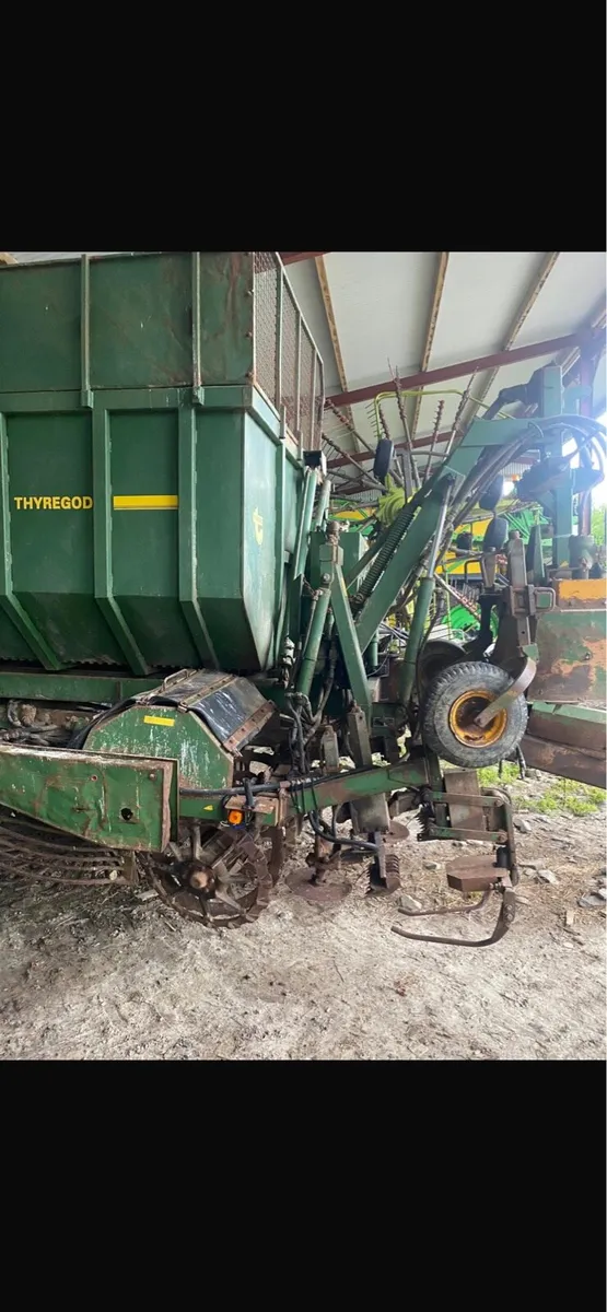 Beet harvester - Image 3