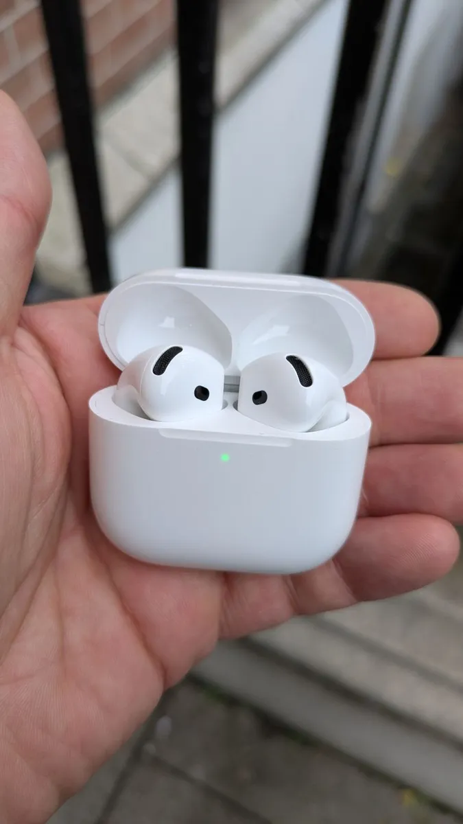 Apple Airpods 4 - Image 1