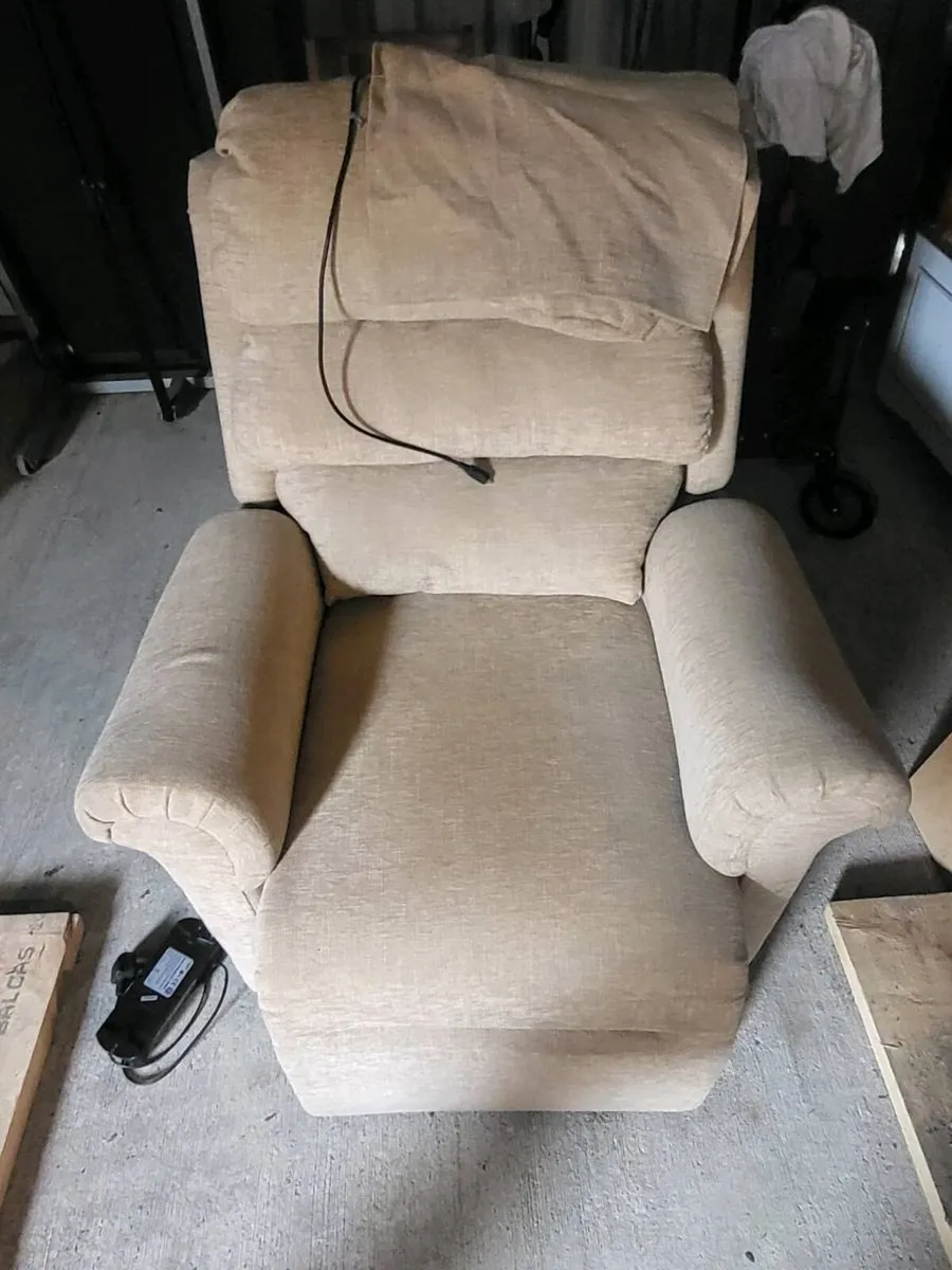 Mobility chair static - Image 1
