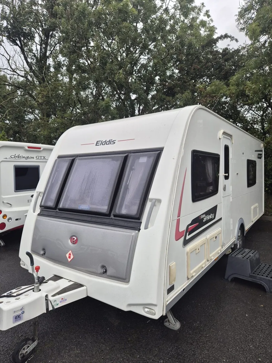 Elddis affinity 4 berth twin singles end washroom - Image 1