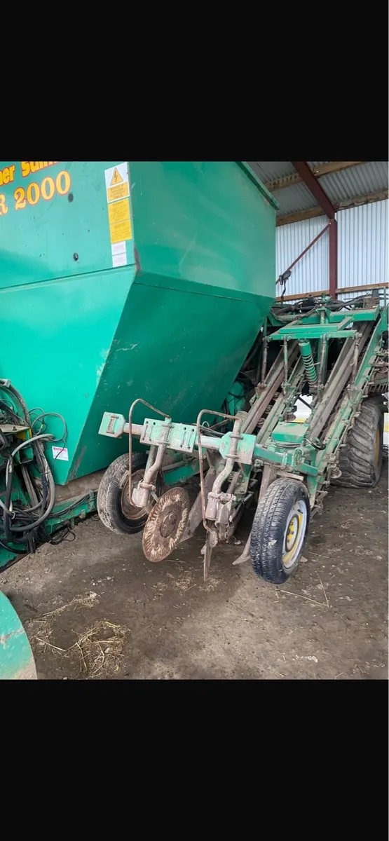 Beet harvester - Image 1