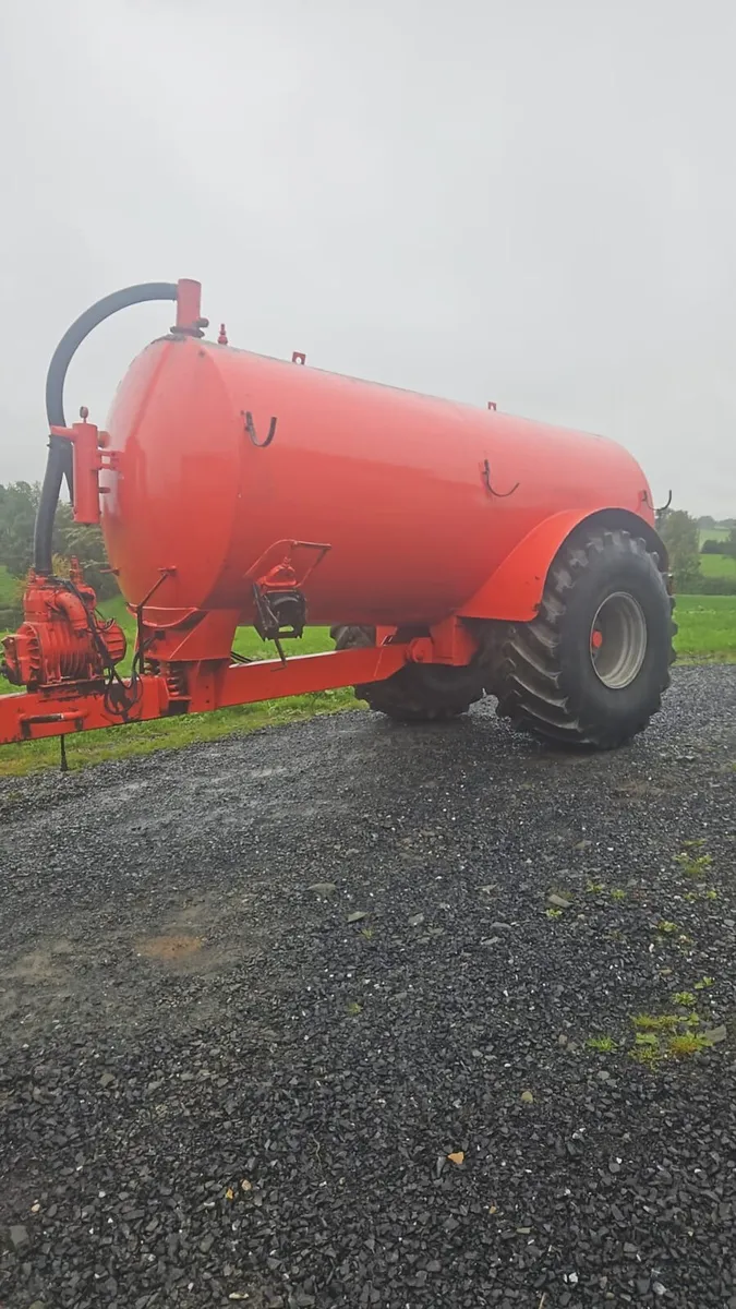 2100 gallon Abbey slurry tank - Image 1