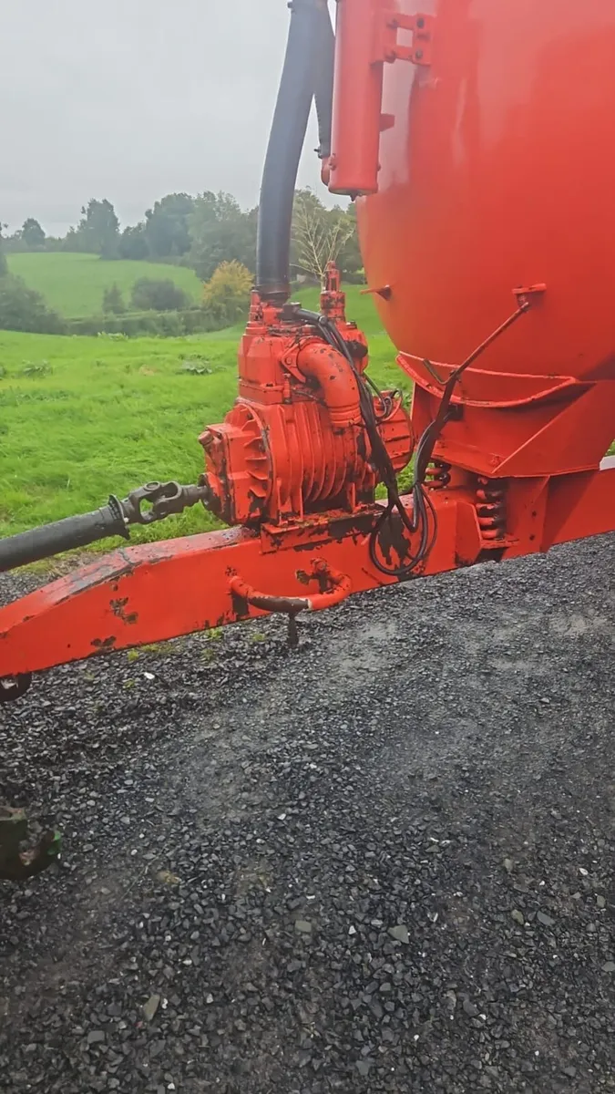 2100 gallon Abbey slurry tank - Image 3