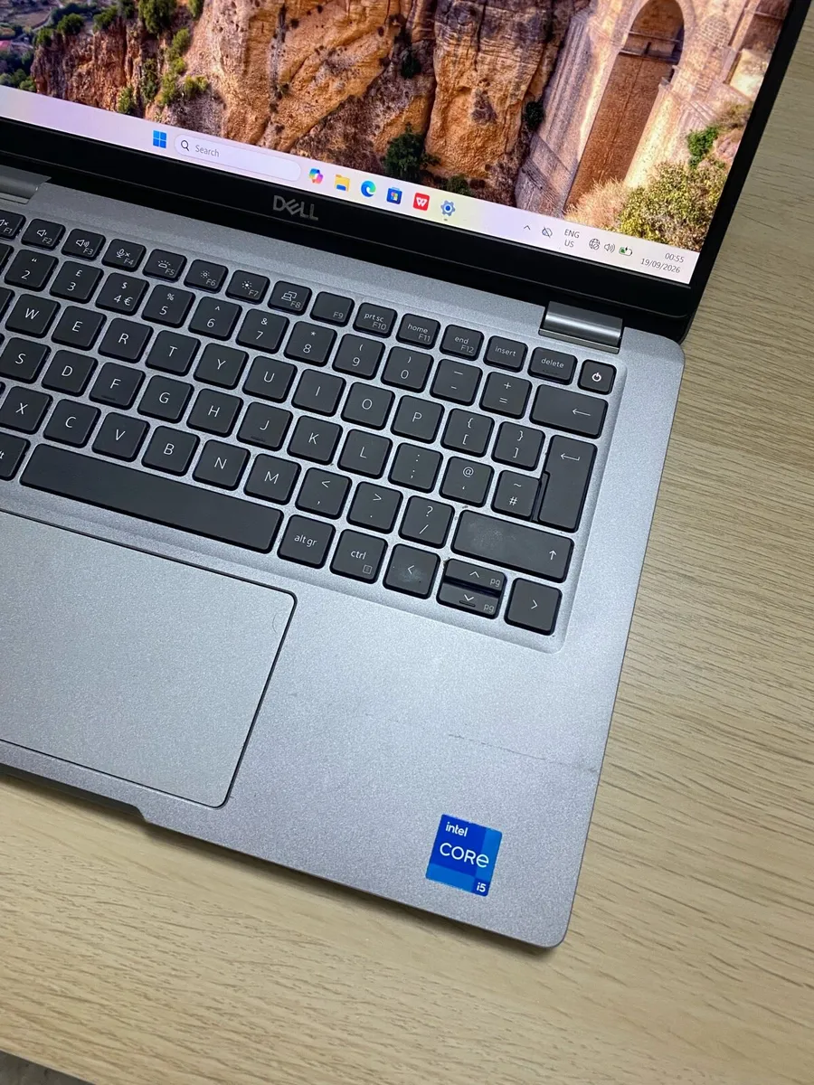 Dell laptop i5 pro 8/256 w11 Touchscreen - Image 2