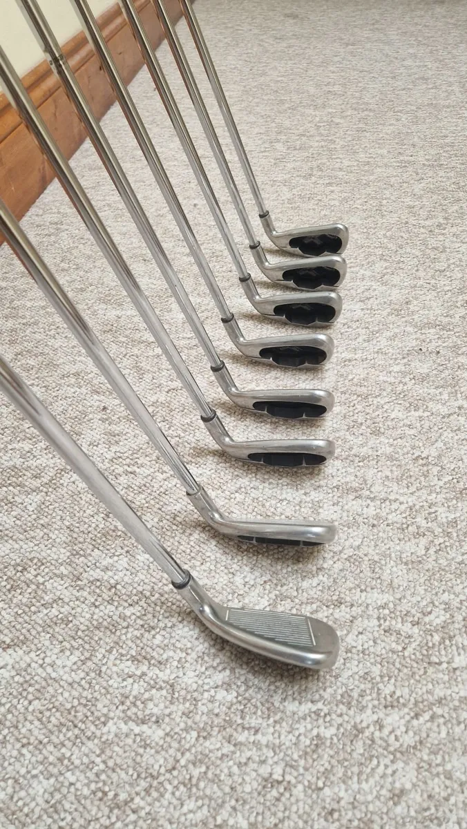 Golf Clubs: Set of Callaway X18 Pro Series Irons - Image 2