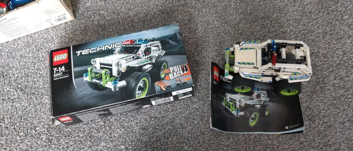 Limited edition technique LEGO 42047 police interc - Image 1