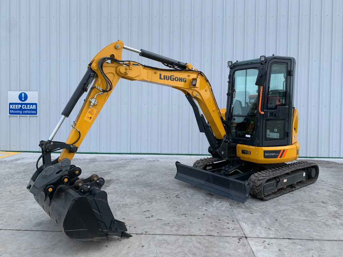 UNRESERVED 2026 LIUGONG 9035FZTS EXCAVATOR FOR AUC - Image 1