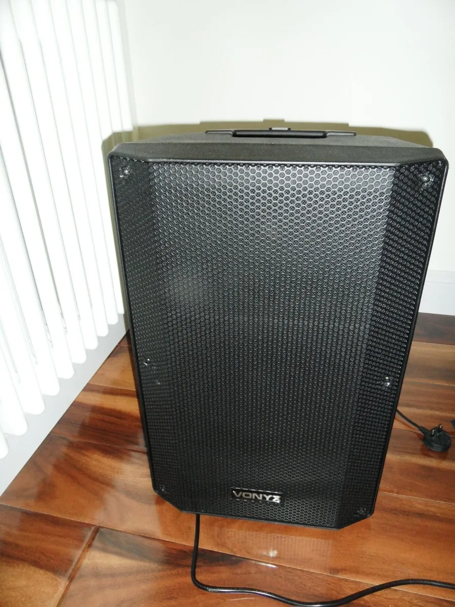 VONYX     BLUETOOTH SPEAKER  WITH STAND - Image 1
