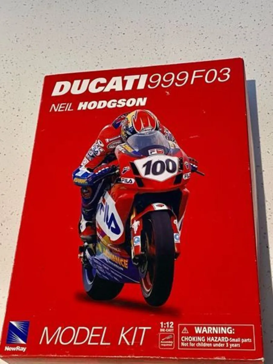 Ducati Model Kit 1:12 DieCast - Image 2