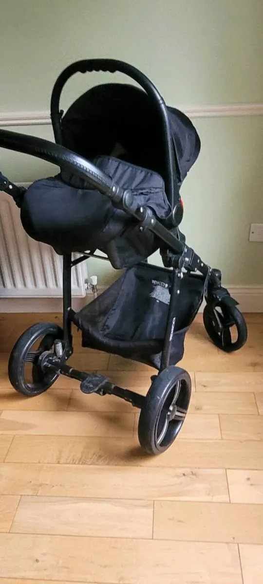 Venicci 3 in 1 travel system - Image 3