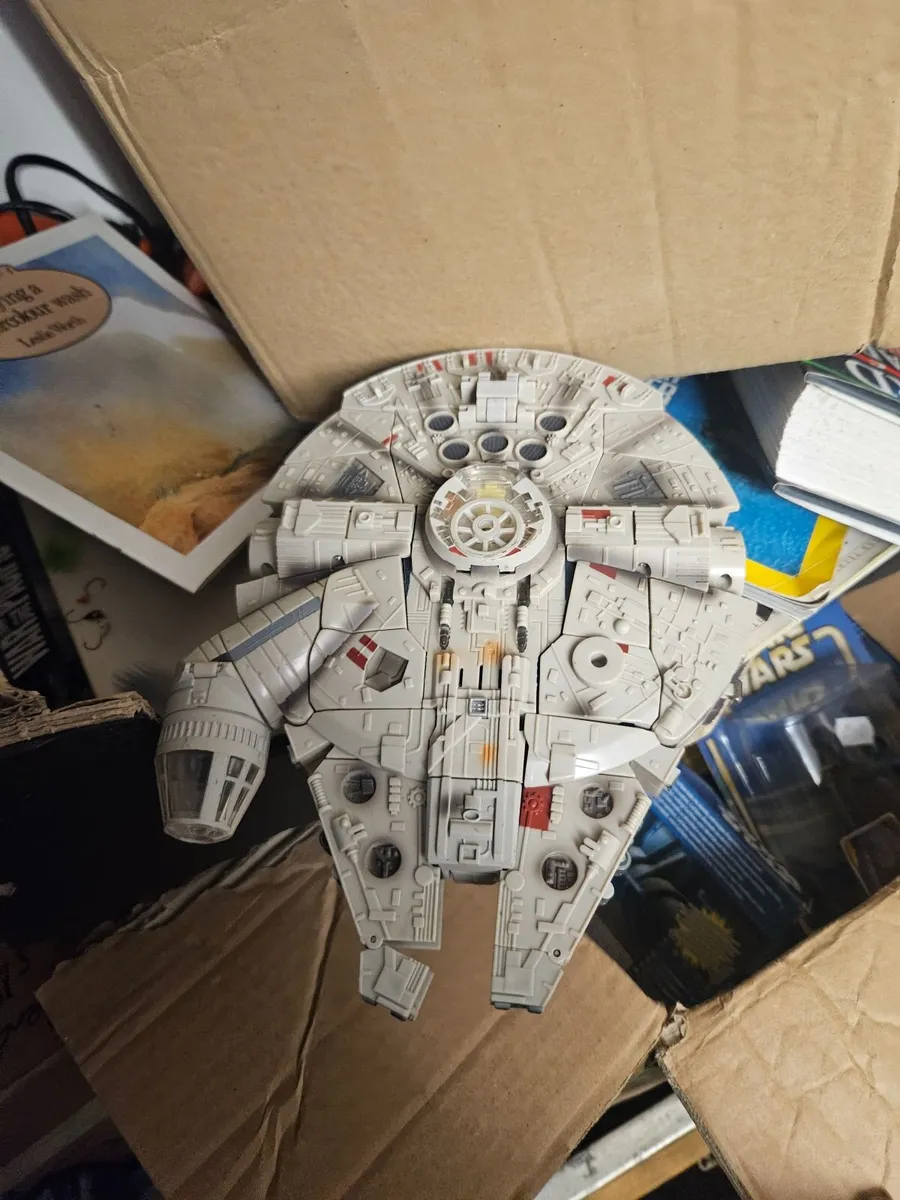 Star Wars Millennium Falcon Transformer - Image 2