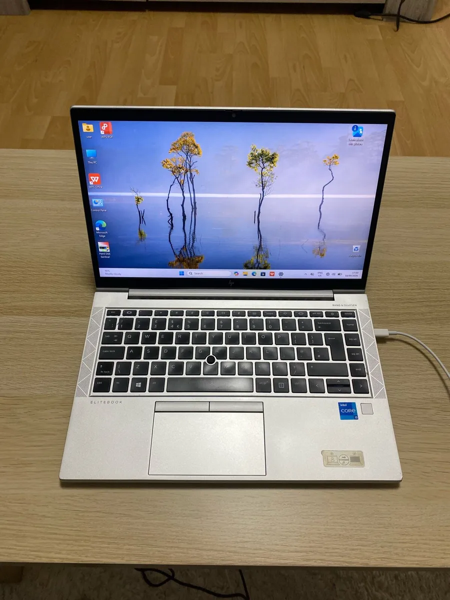 HP elitebook i5 pro 8/256 windows 11 - Image 1