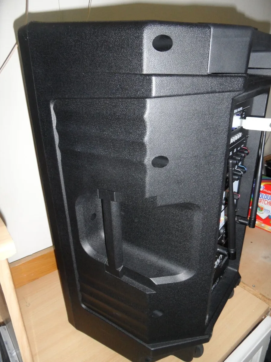 VONYX     BLUETOOTH SPEAKER  WITH STAND - Image 4
