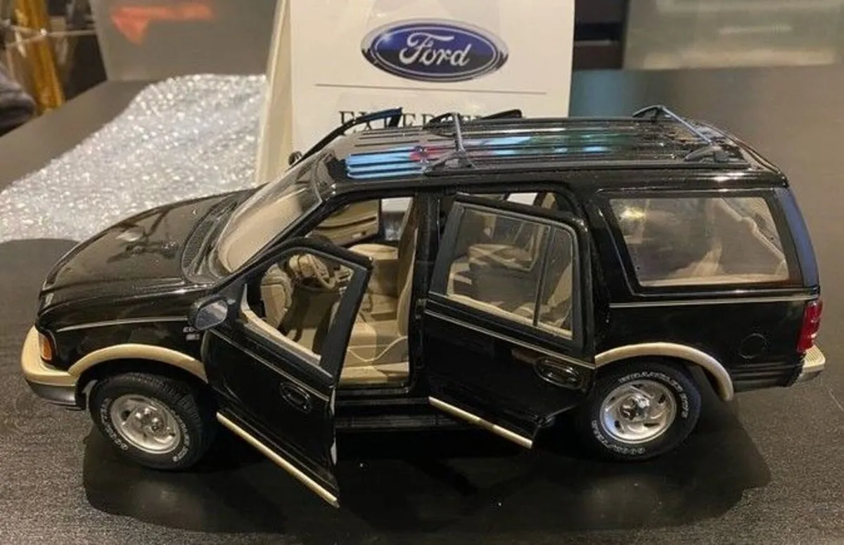 Ford Expedition 1:18 Scale - Image 1