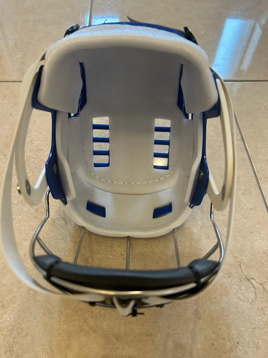 Hurling Helmet - Image 4