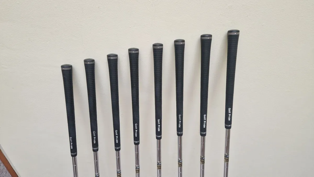 Golf Clubs: Set of Callaway X18 Pro Series Irons - Image 4