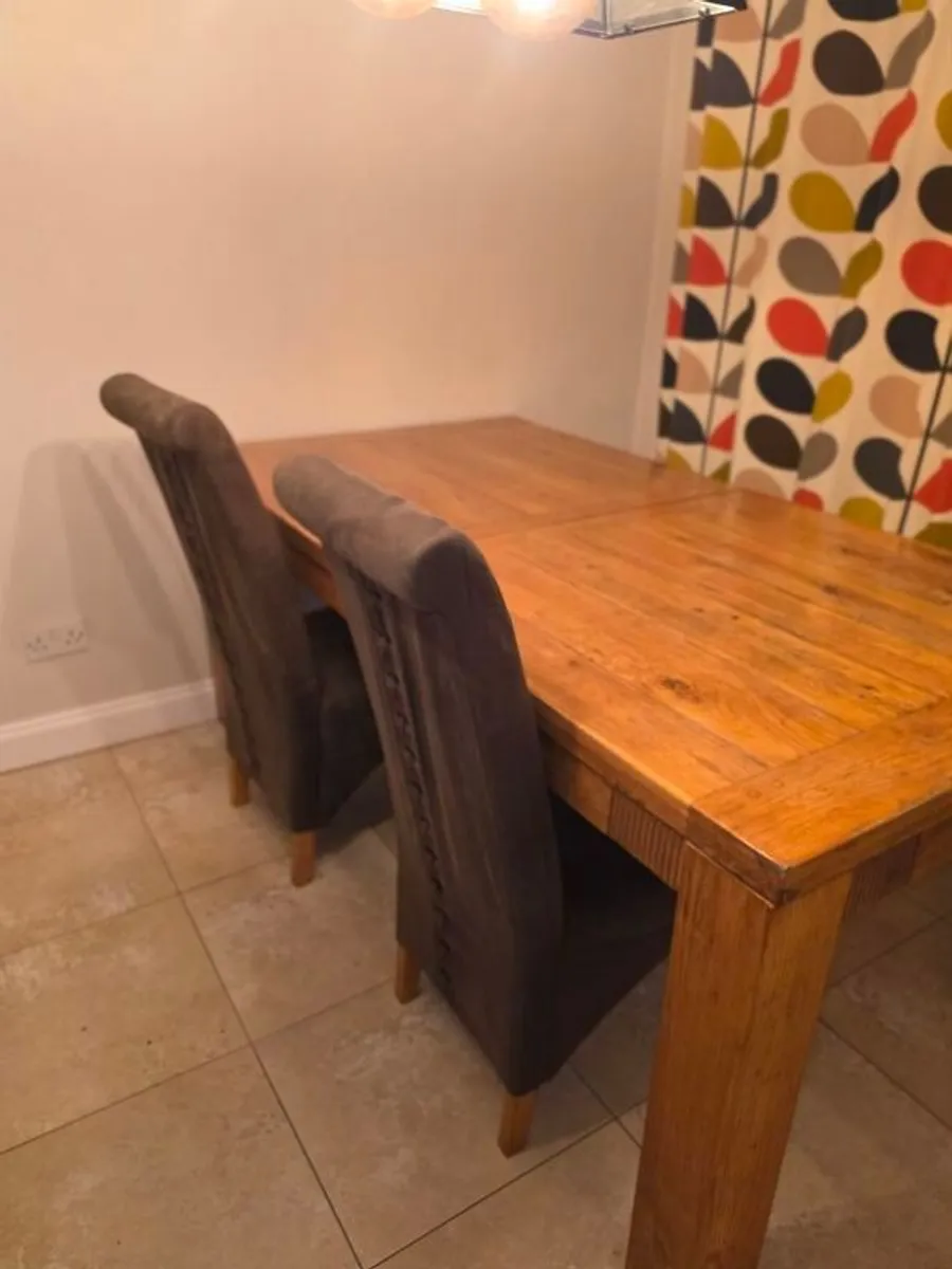 Solid Oak Table & 6 Chairs - Image 3