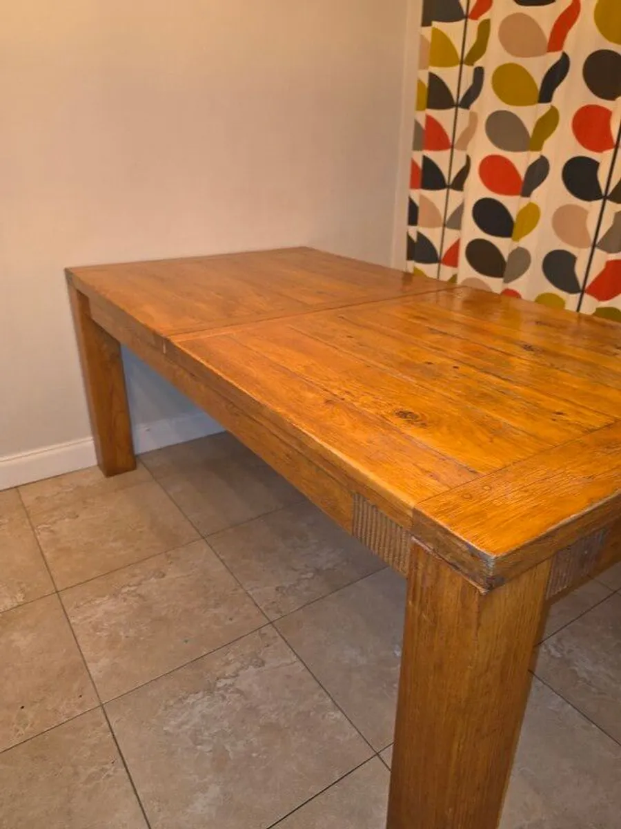 Solid Oak Table & 6 Chairs - Image 1
