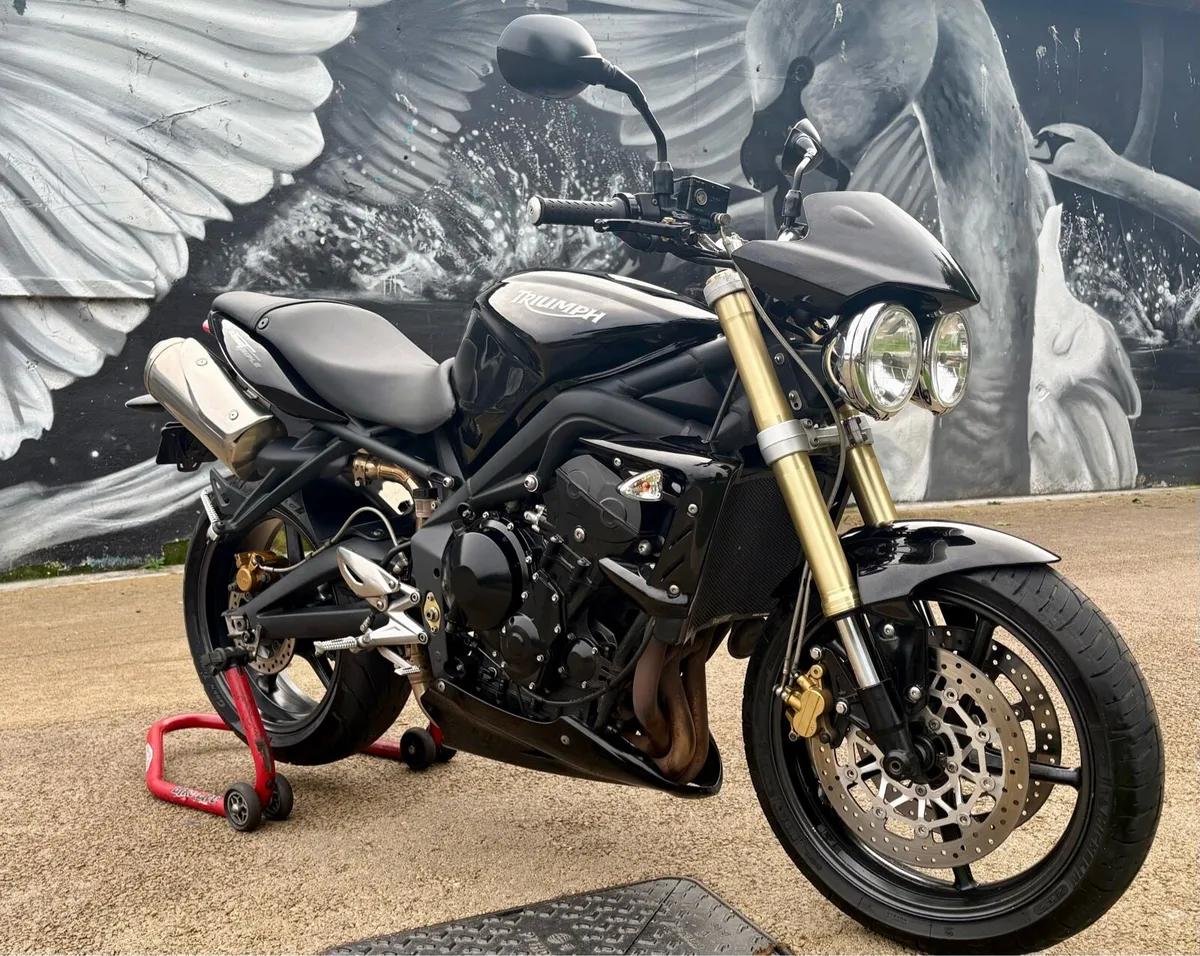 Triumph Street Triple R - Image 3