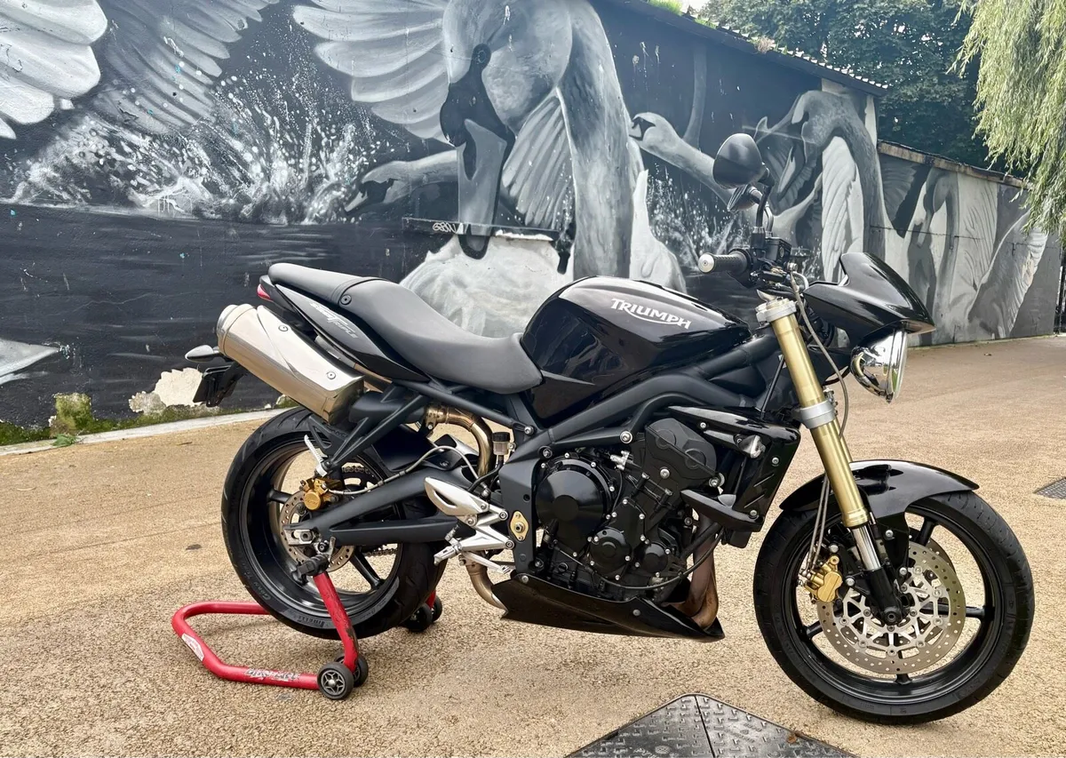 Triumph Street Triple R - Image 4