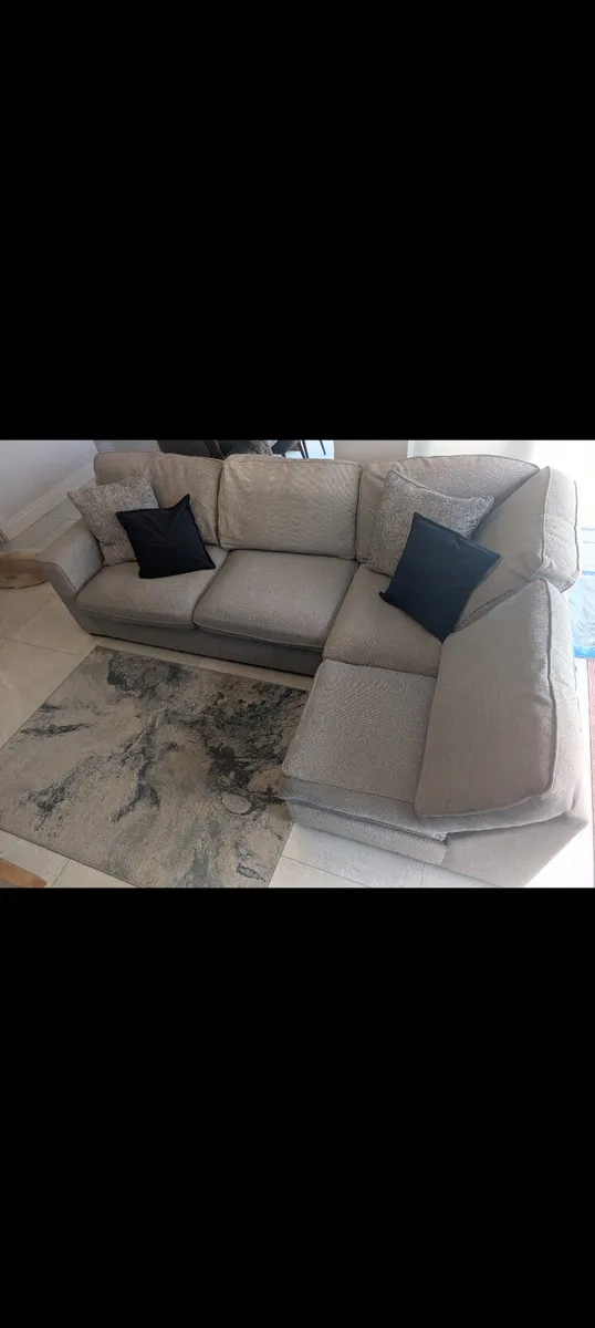 Corner L-Shape Couch - Image 1