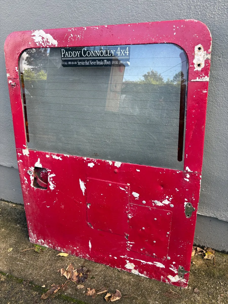 Rear tailgate Land Rover defender - Image 1