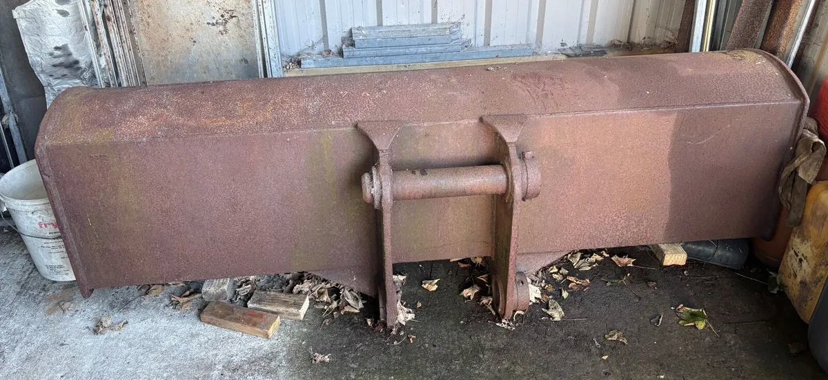 Hitachi Scott grading bucket - Image 1