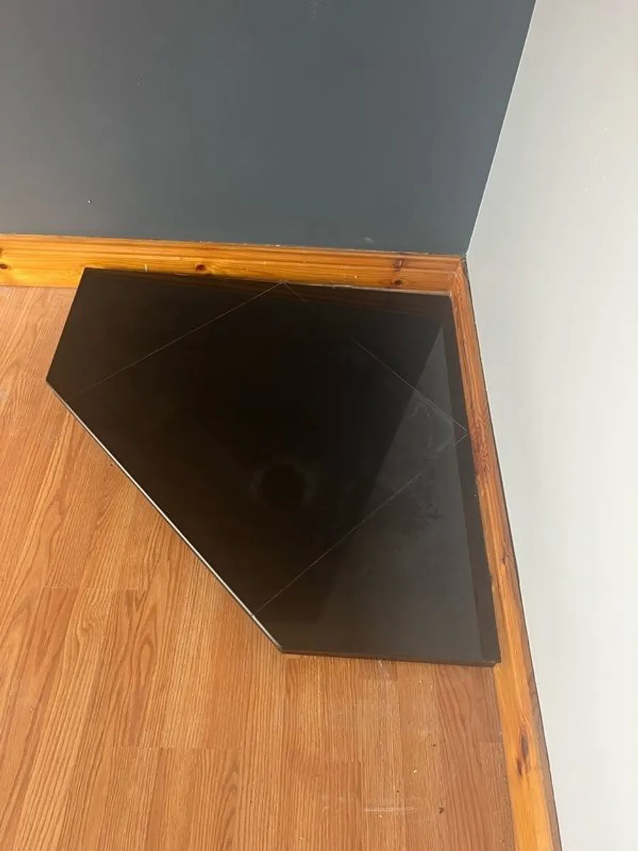 Black Marble Corner Piece - Image 4