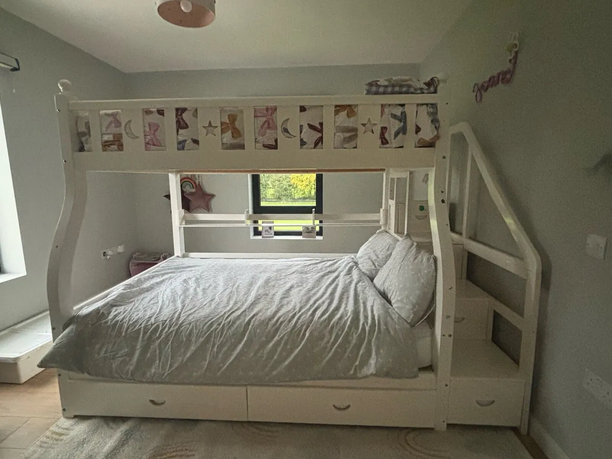 Triple bunk bed - Image 1