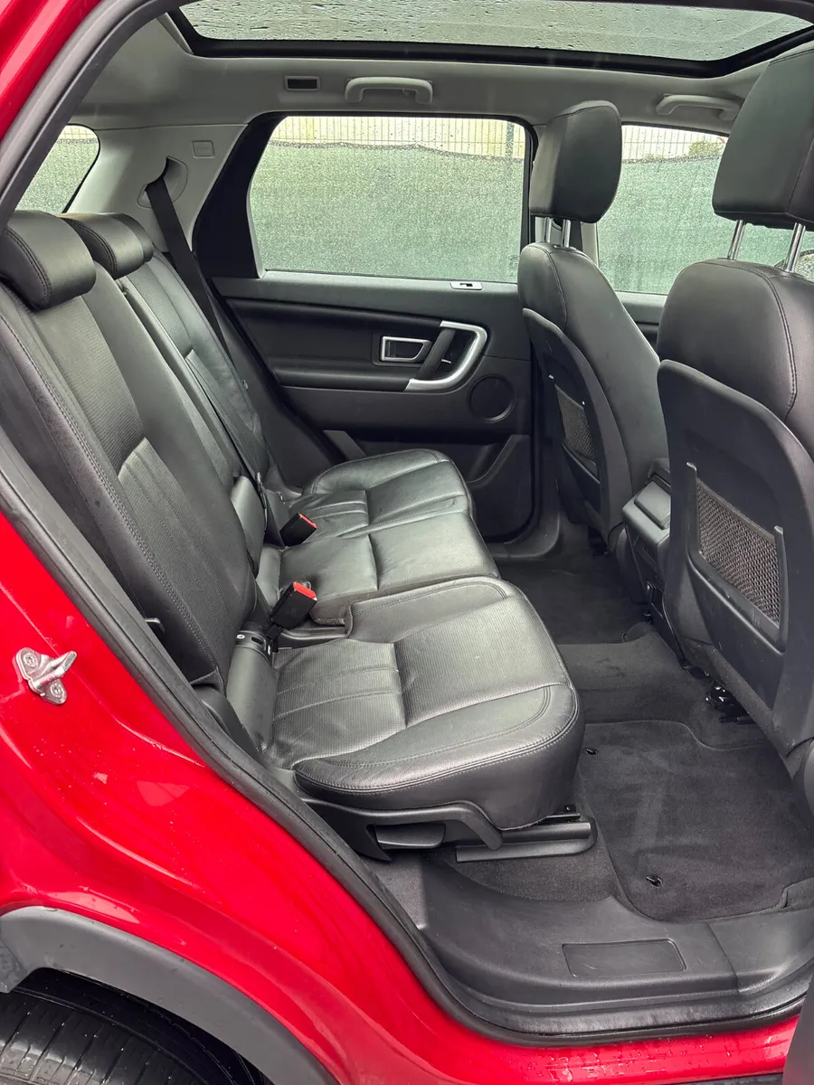 172 Landrover Discovery Sport HSE 7 Seater - Image 3