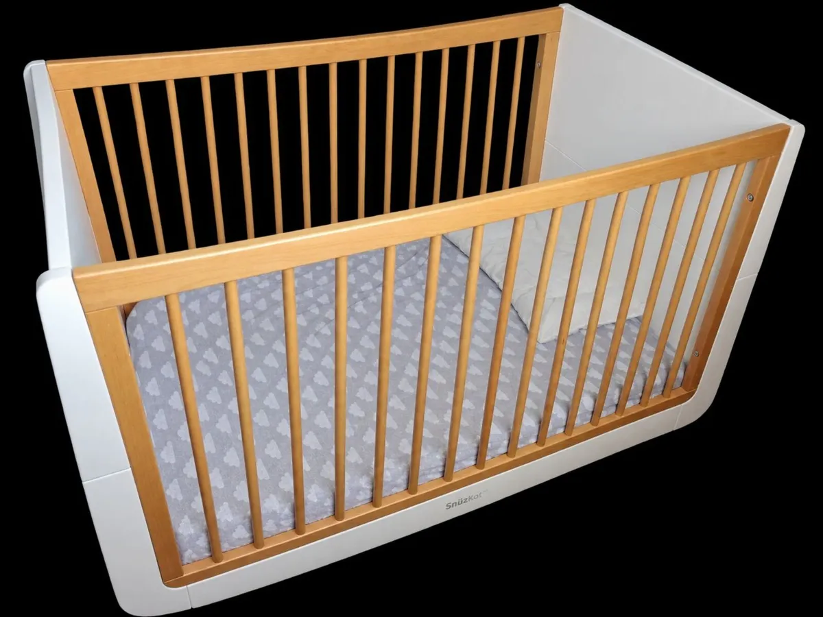Snuz baby cot bed