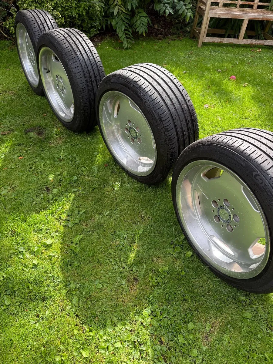 MONOBLOCK SET ALLOYS 17" SUPER LIGHT, TYRES & CAPS - Image 3
