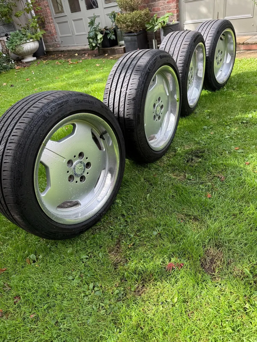 MONOBLOCK SET ALLOYS 17" SUPER LIGHT, TYRES & CAPS - Image 2