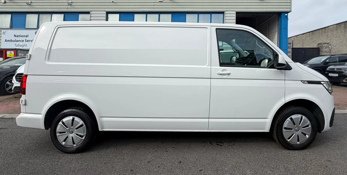 232 Volkswagen Transporter Trendline LWB - Image 3