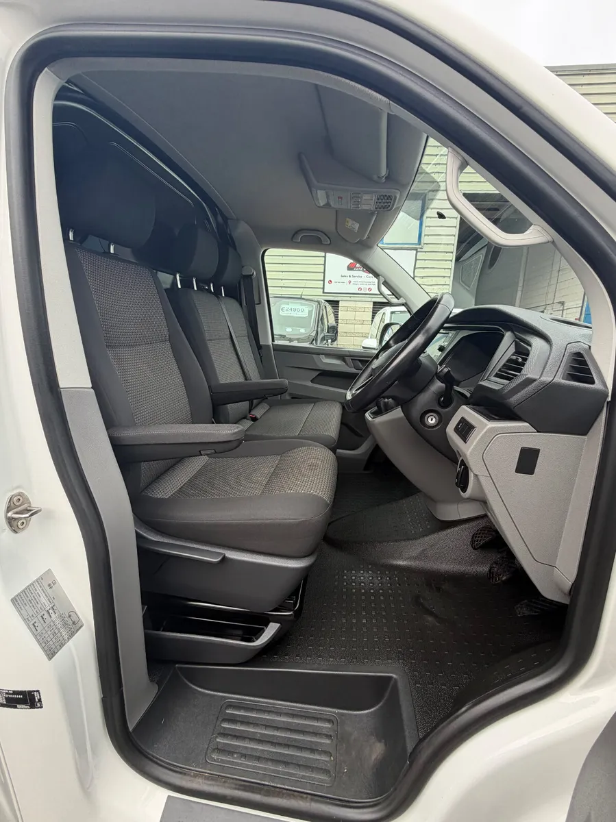 232 Volkswagen Transporter Trendline LWB - Image 4