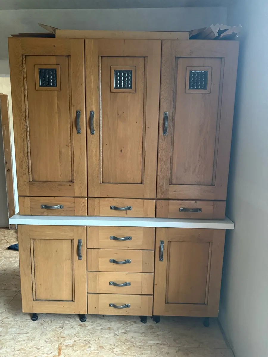 Kitchen units - Image 1