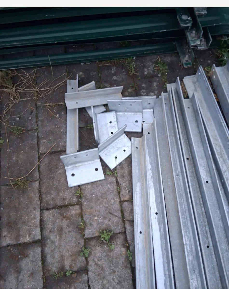 Angle iron - Image 2